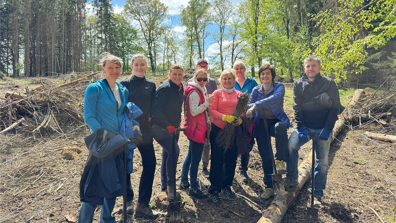 Corporate -  Amundi Planting Czechia